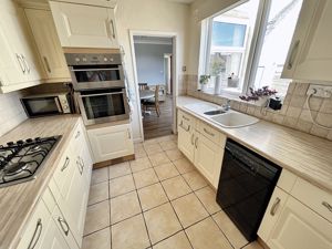 Kitchen- click for photo gallery